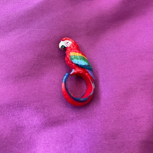 Unique parrot 🦜 wooden ring, hand carved and hand painted. Size 7 - Picture 1 of 6